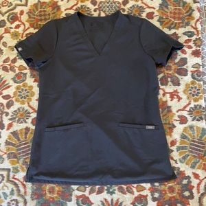 Figs charcoal casma scrub top size xs